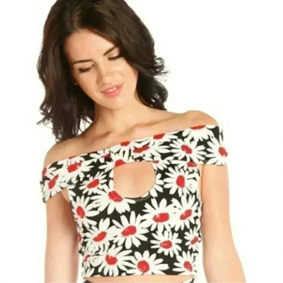 OFF SHOULDER FLORAL CROP TOP - Picture 1 of 2
